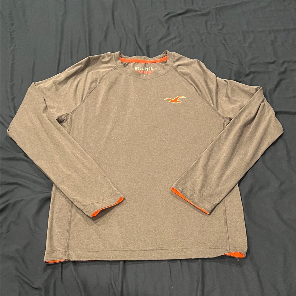 Hollister Men's Gray and Orange Long Sleeve Athletic Tee
